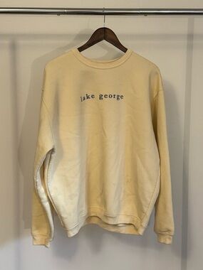 Lake George Crewneck Sweatshirt in Pale Cream